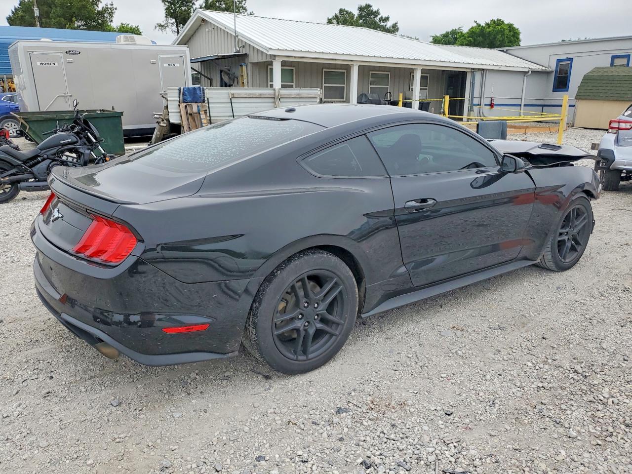 2018 Ford Mustang - Фото 3