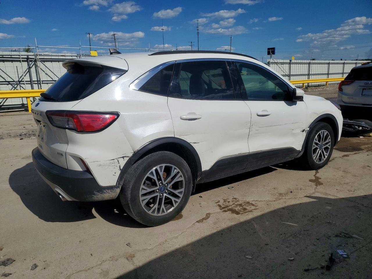 2020 Ford Escape Sel - Фото 3