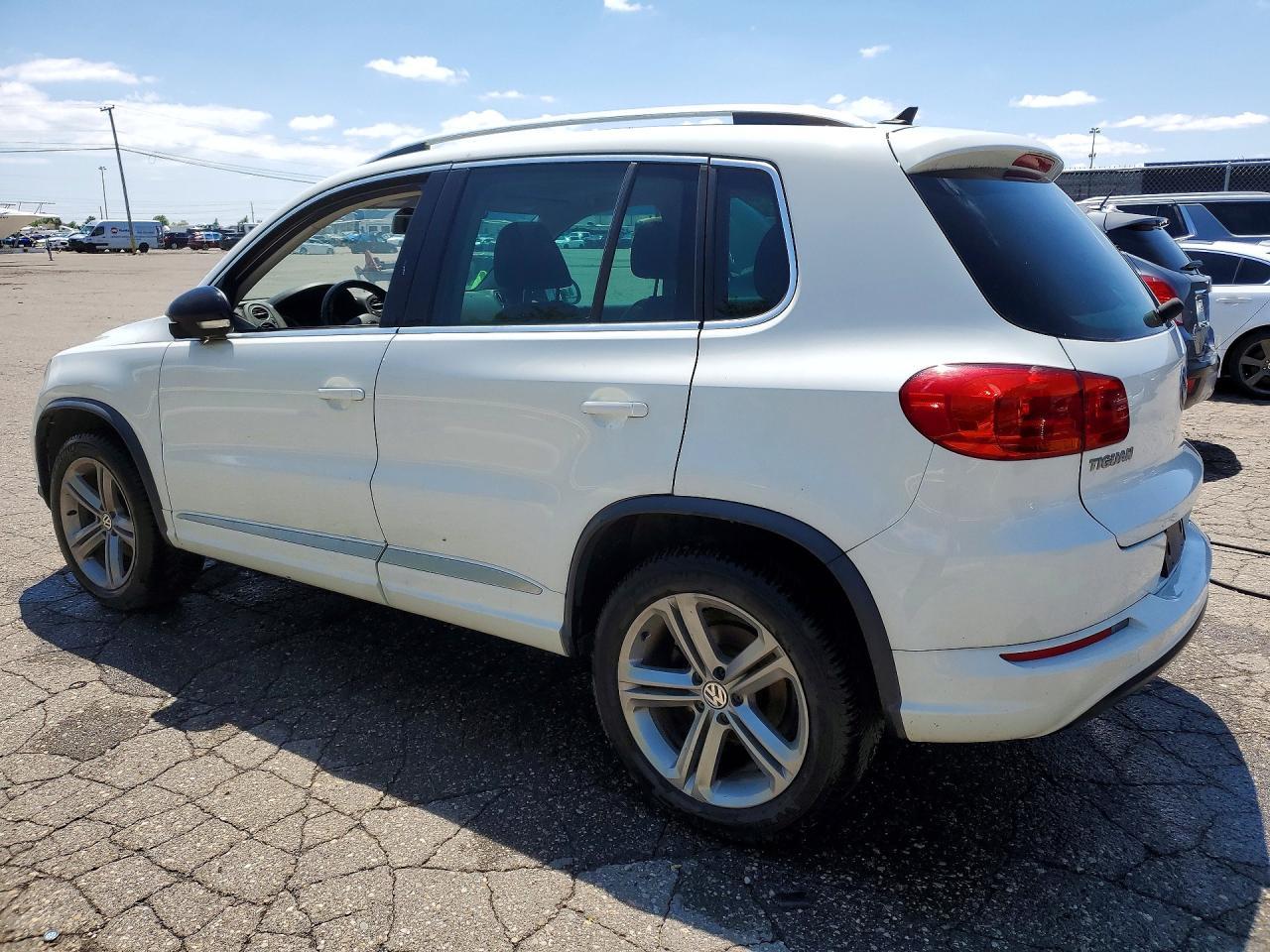 2017 Volkswagen Tiguan Sport - Фото 2