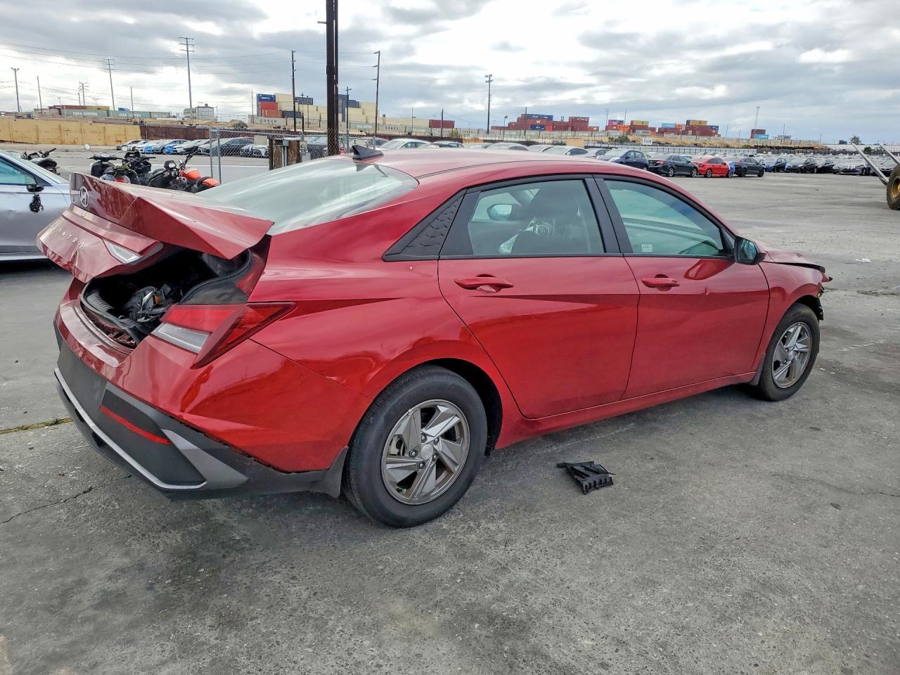 2025 Hyundai Elantra Se - Фото 3