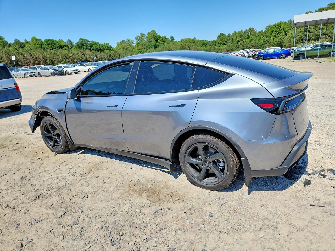 2026 Tesla Model Y - Фото 2