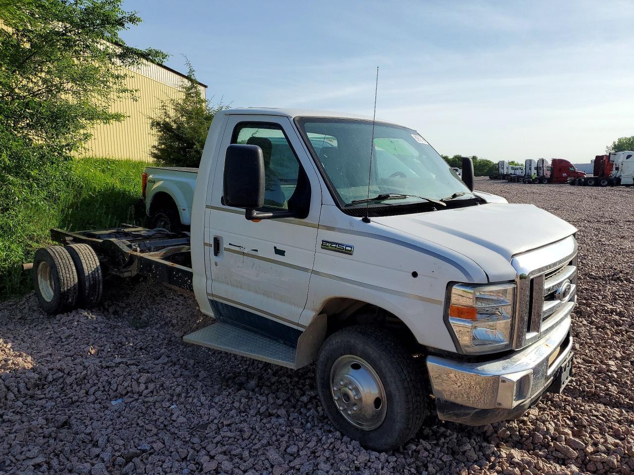2015 Ford Econoline E450 Super Duty Cutaway Van - Фото 4