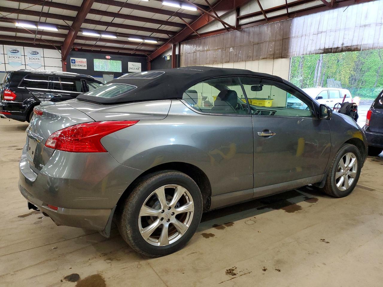 2014 Niss Murano Crosscabriolet - Image 3