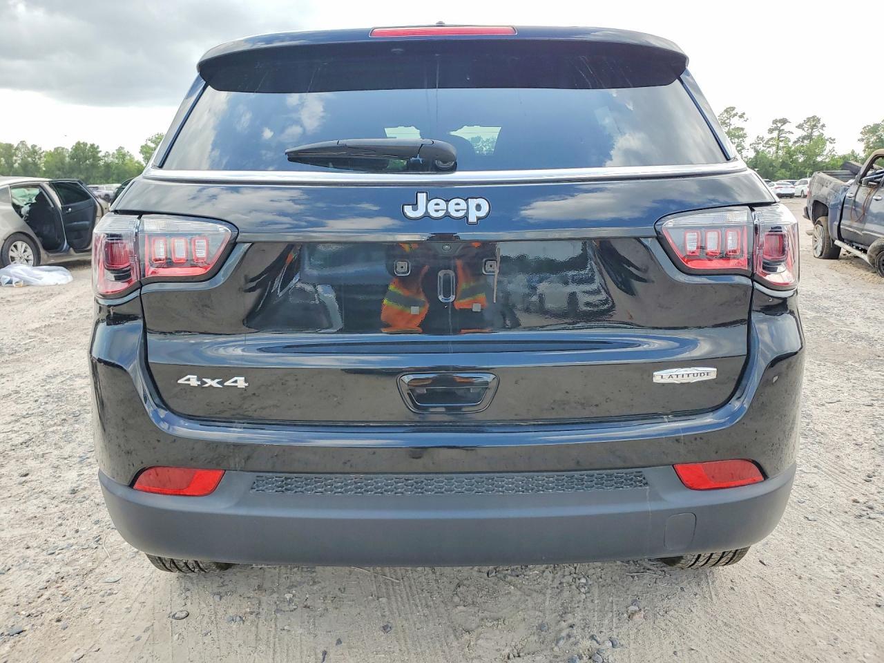 2025 Jeep Compass Latitude - Фото 6