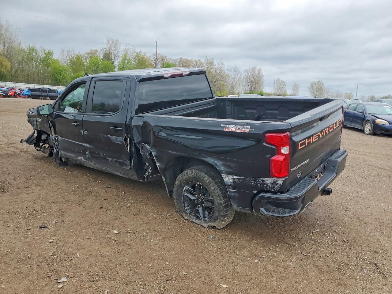 2021 Chevrolet Silverado K1500 Lt Trail Boss - Фото 2