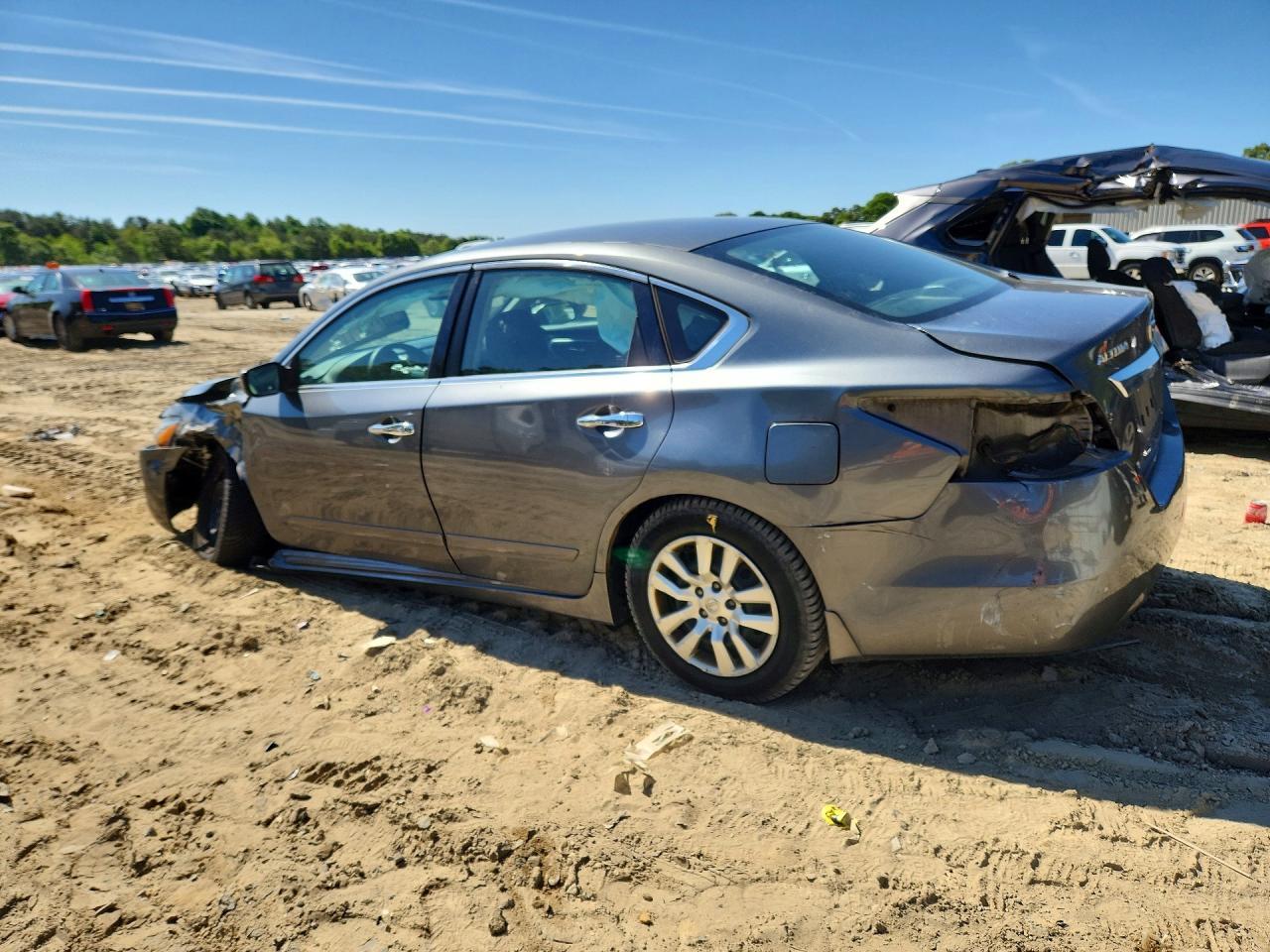2015 Nissan Altima 2.5 S - Фото 2
