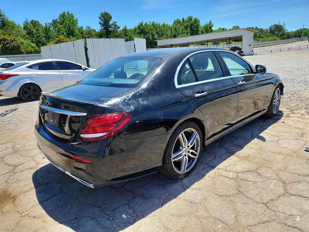 2018 Mercedes-Benz E 300 - Image 3