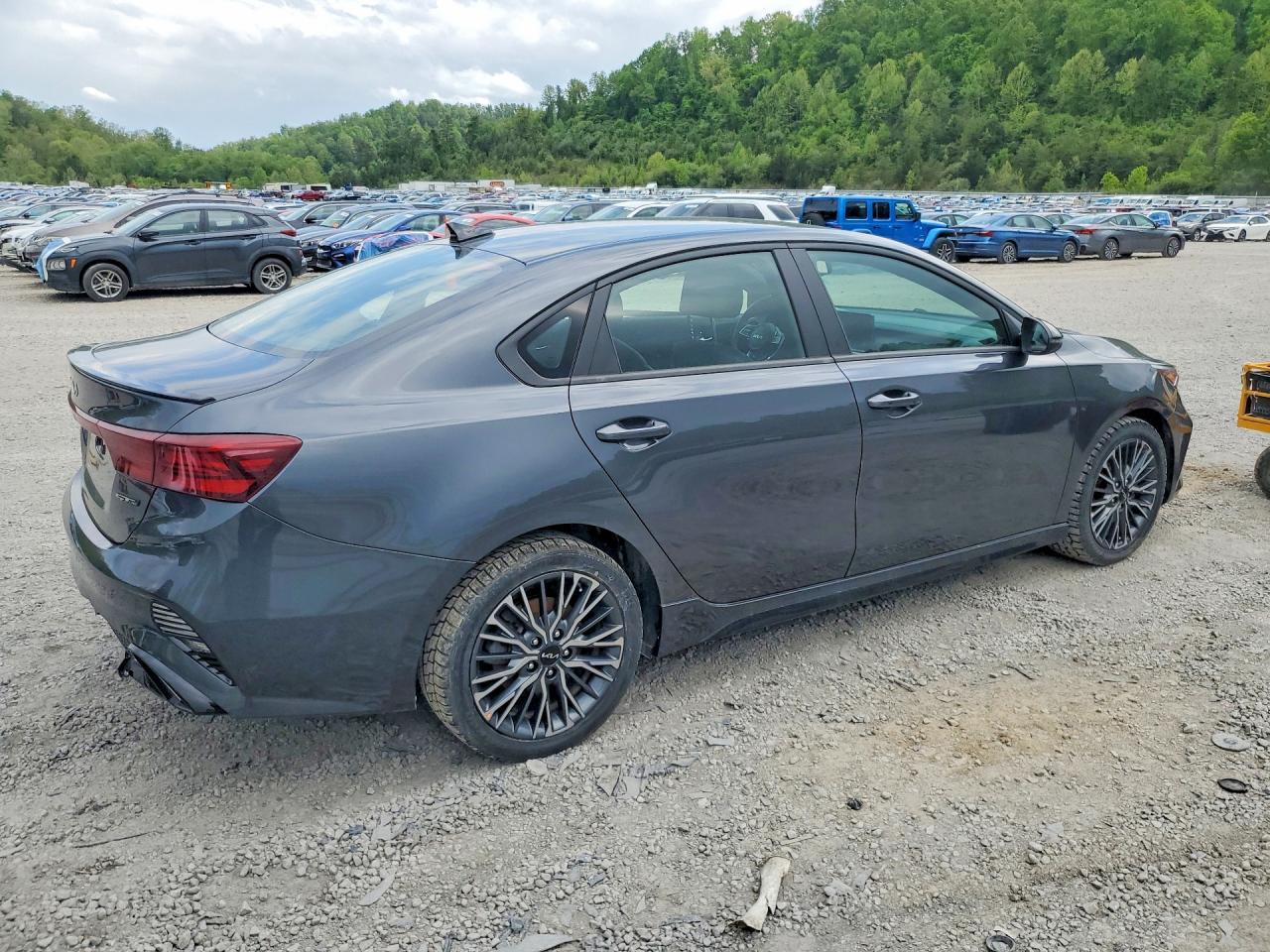 2024 Kia Forte Gt Line - Image 3