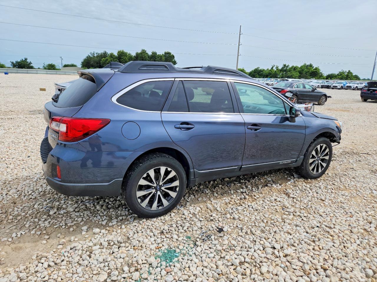 2016 Subaru Outback 3.6R Limited - Image 3