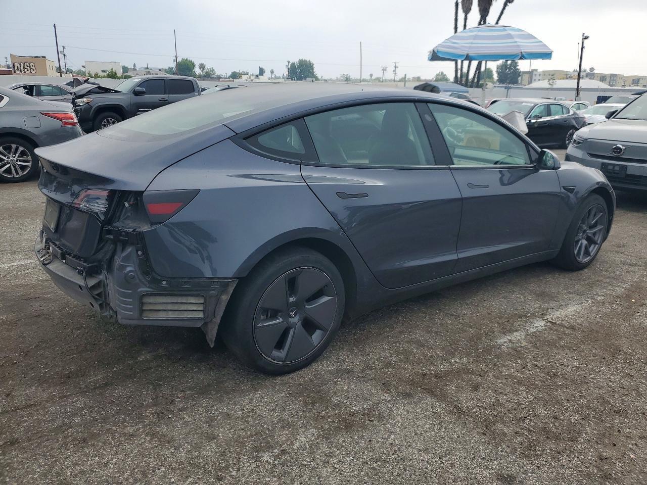 2023 Tesla Model 3 - Фото 3