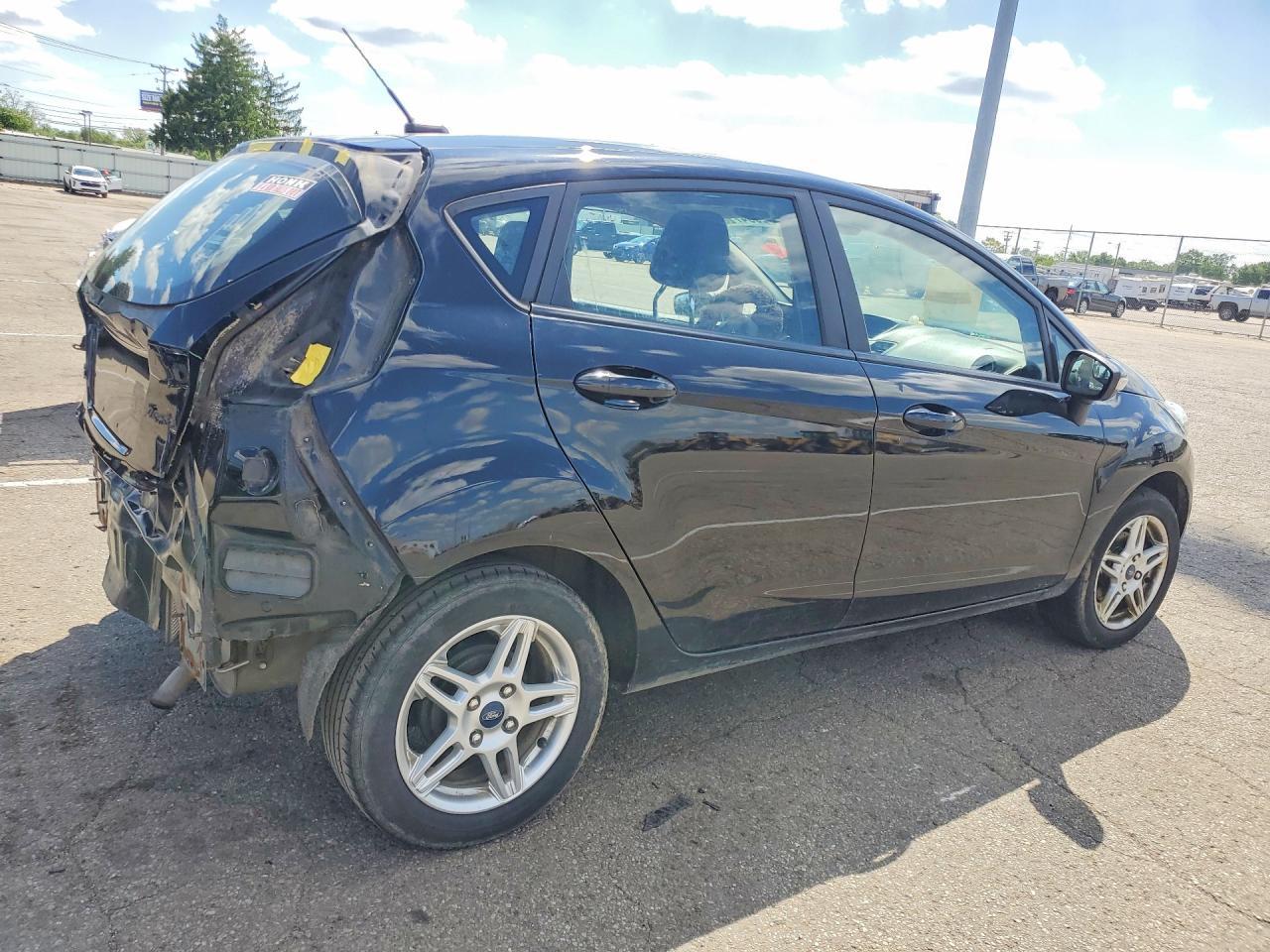 2019 Ford Fiesta Se - Image 3