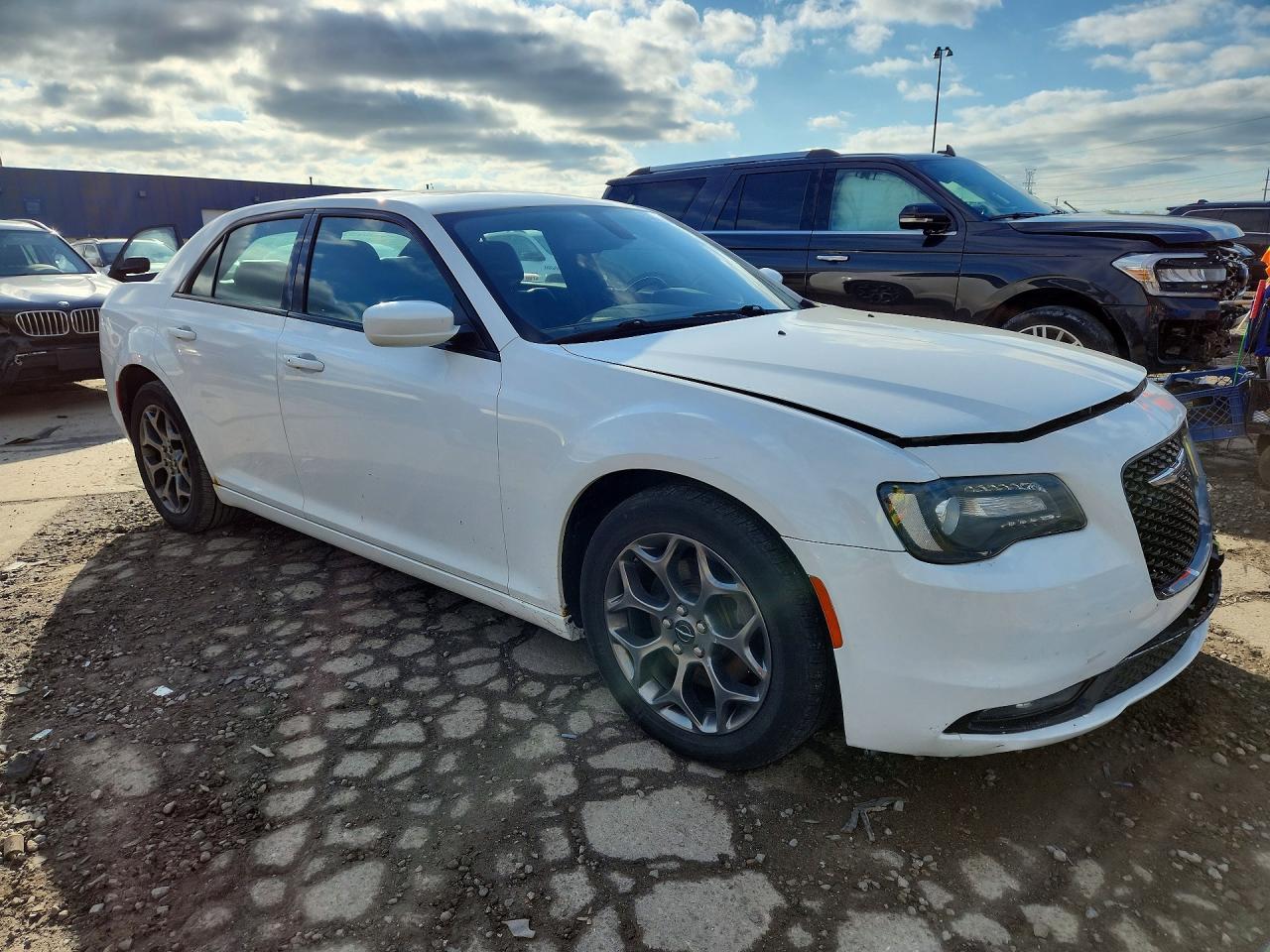 2017 Chrysler 300 S - Фото 4
