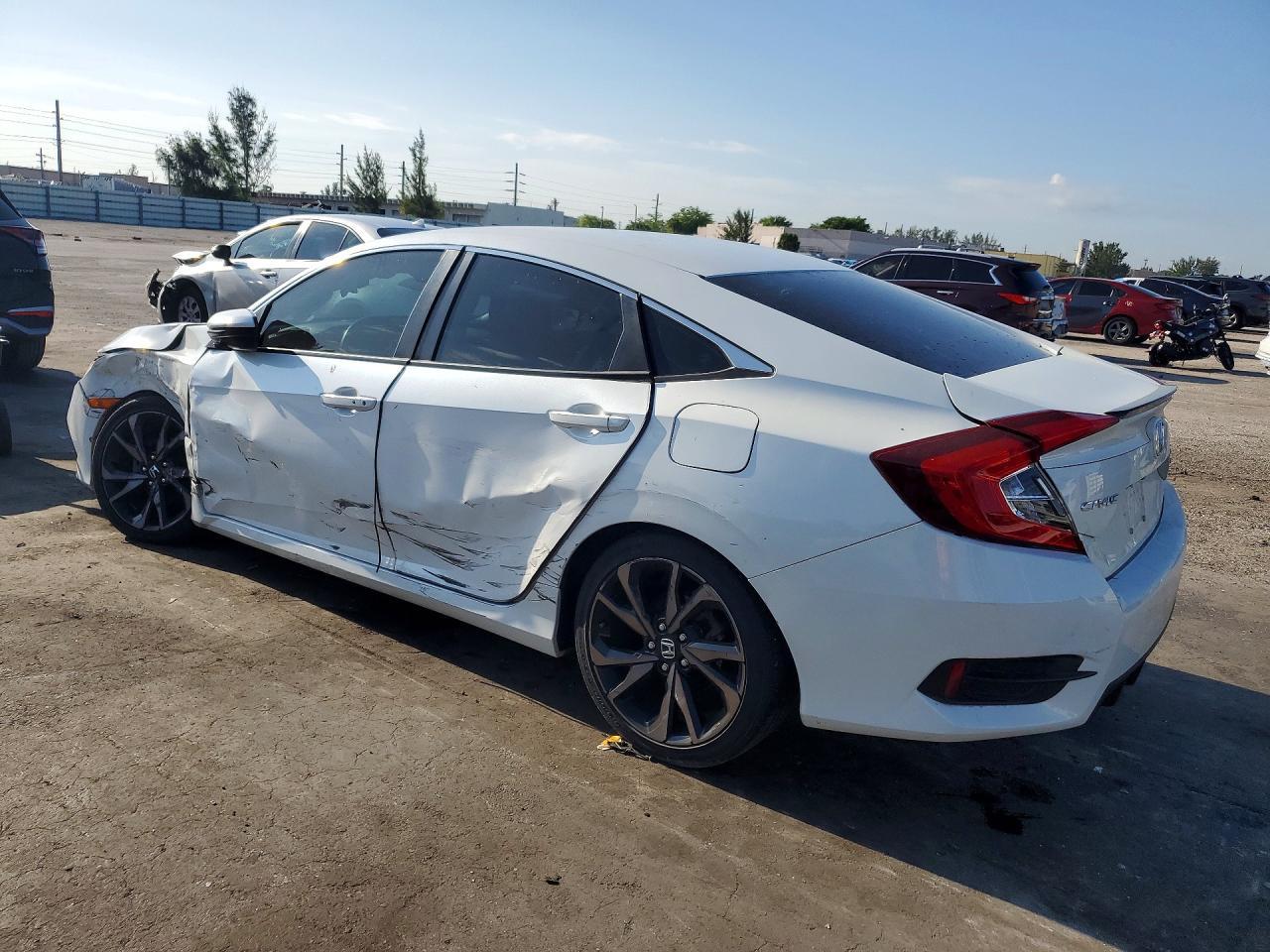2020 Honda Civic Sport - Фото 2