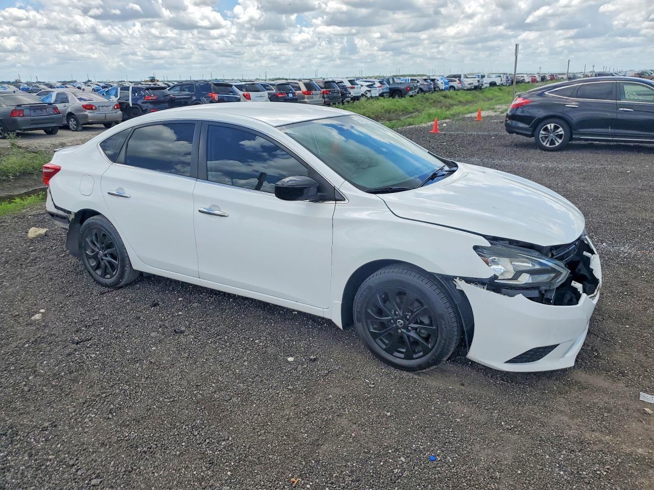 2018 Nissan Sentra S - Фото 4
