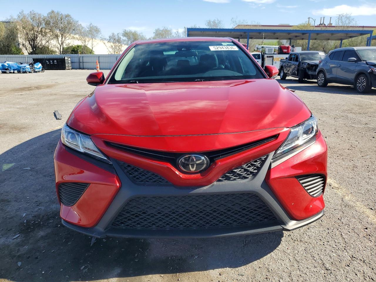 2019 Toyota Camry Se - Image 5