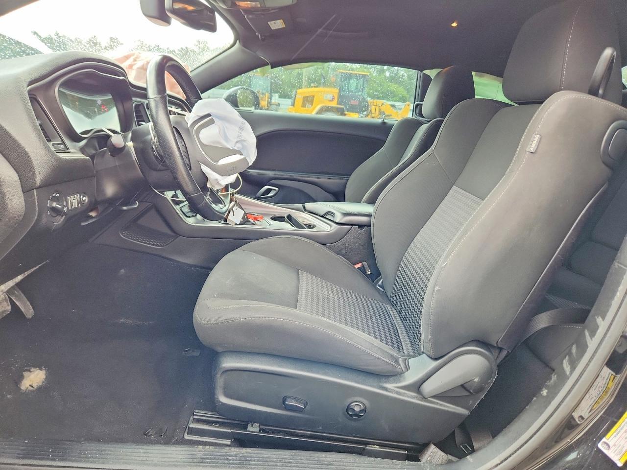 2019 Dodge Challenger - Image 7