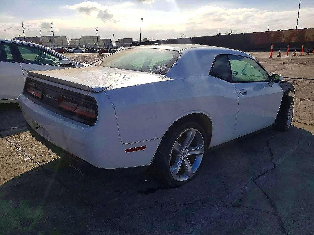2017 Dodge Challenger Sxt - Фото 3