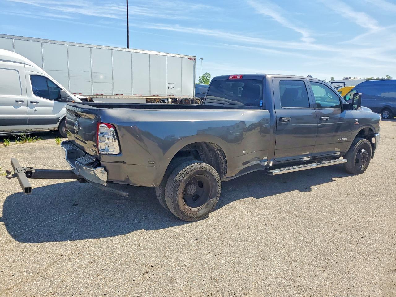 2019 Ram 3500 Tradesman - Image 3