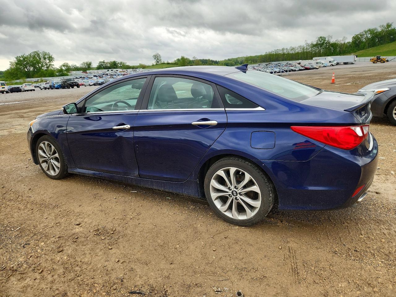 2014 Hyundai Sonata Se - Image 2