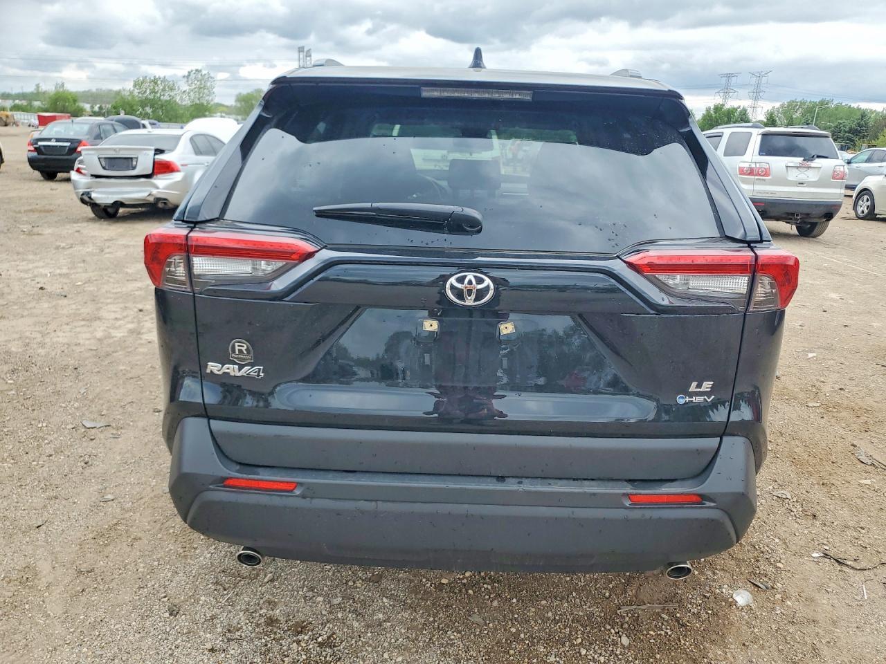 2025 Toyota Rav4 Le - Image 6