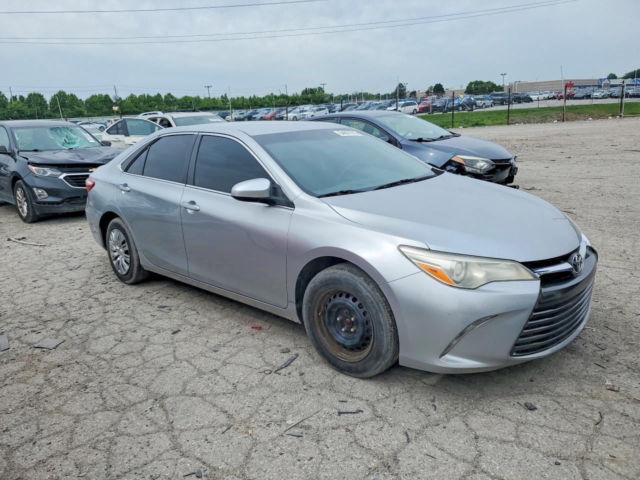 2015 Toyota Camry Le - Image 4