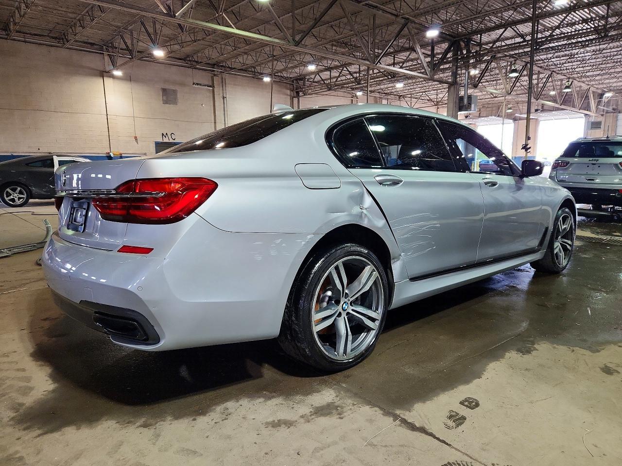 2019 BMW 740 I - Фото 3