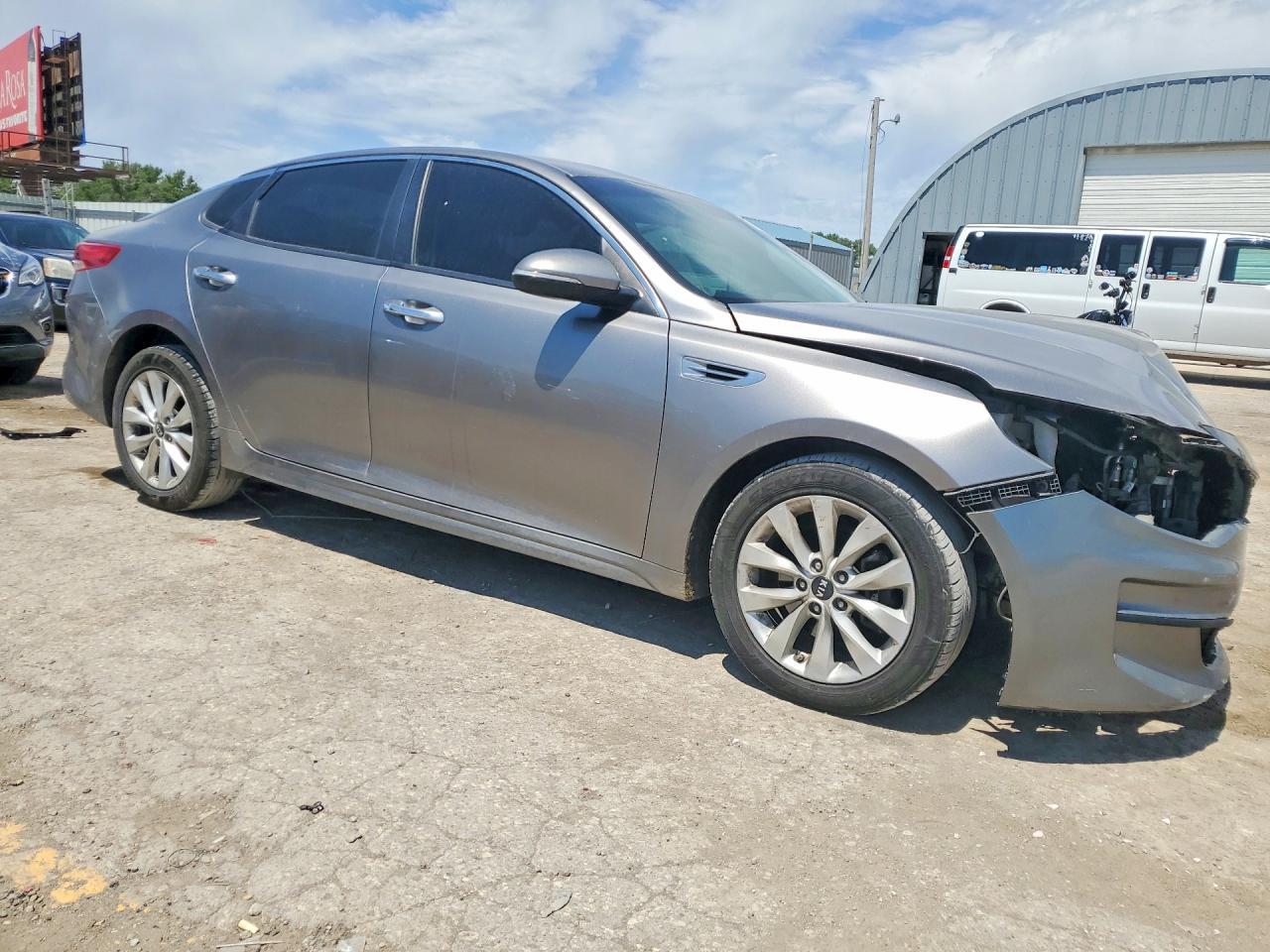 2017 Kia Optima Lx - Фото 4