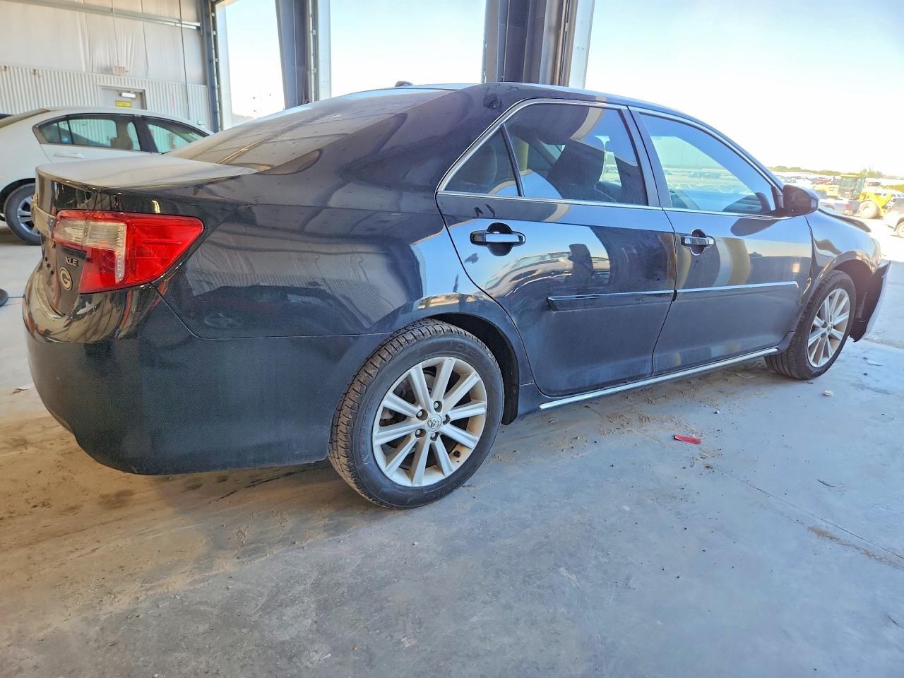 2014 Toyota Camry Xle - Фото 3