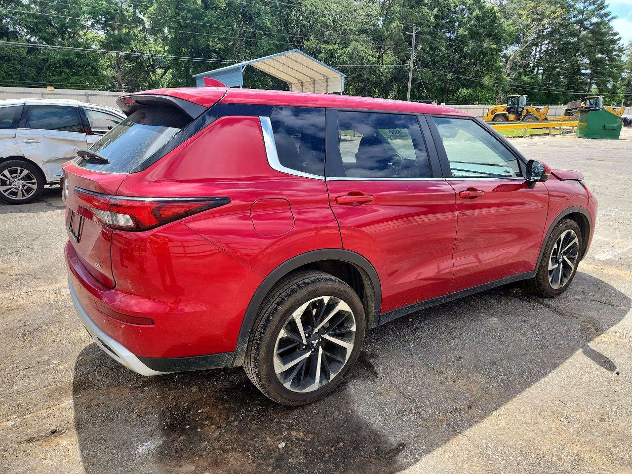 2024 Mitsubishi Outlander Se - Image 3