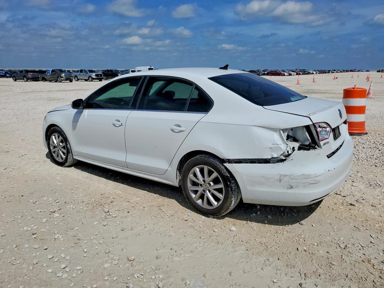 2014 Volkswagen Jetta Se - Image 2