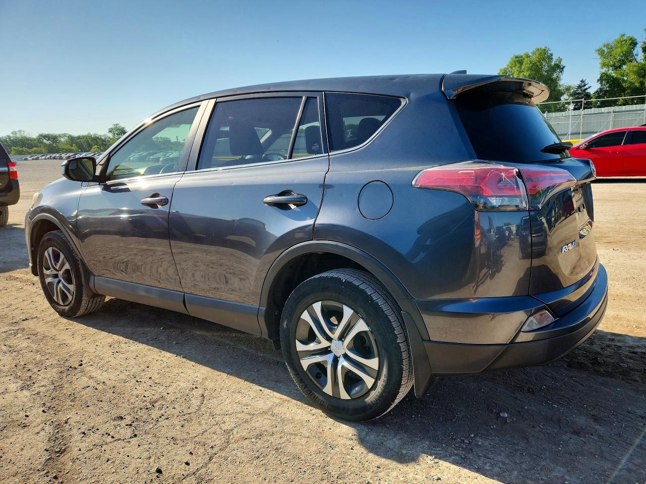 2018 Toyota Rav4 Le - Фото 2