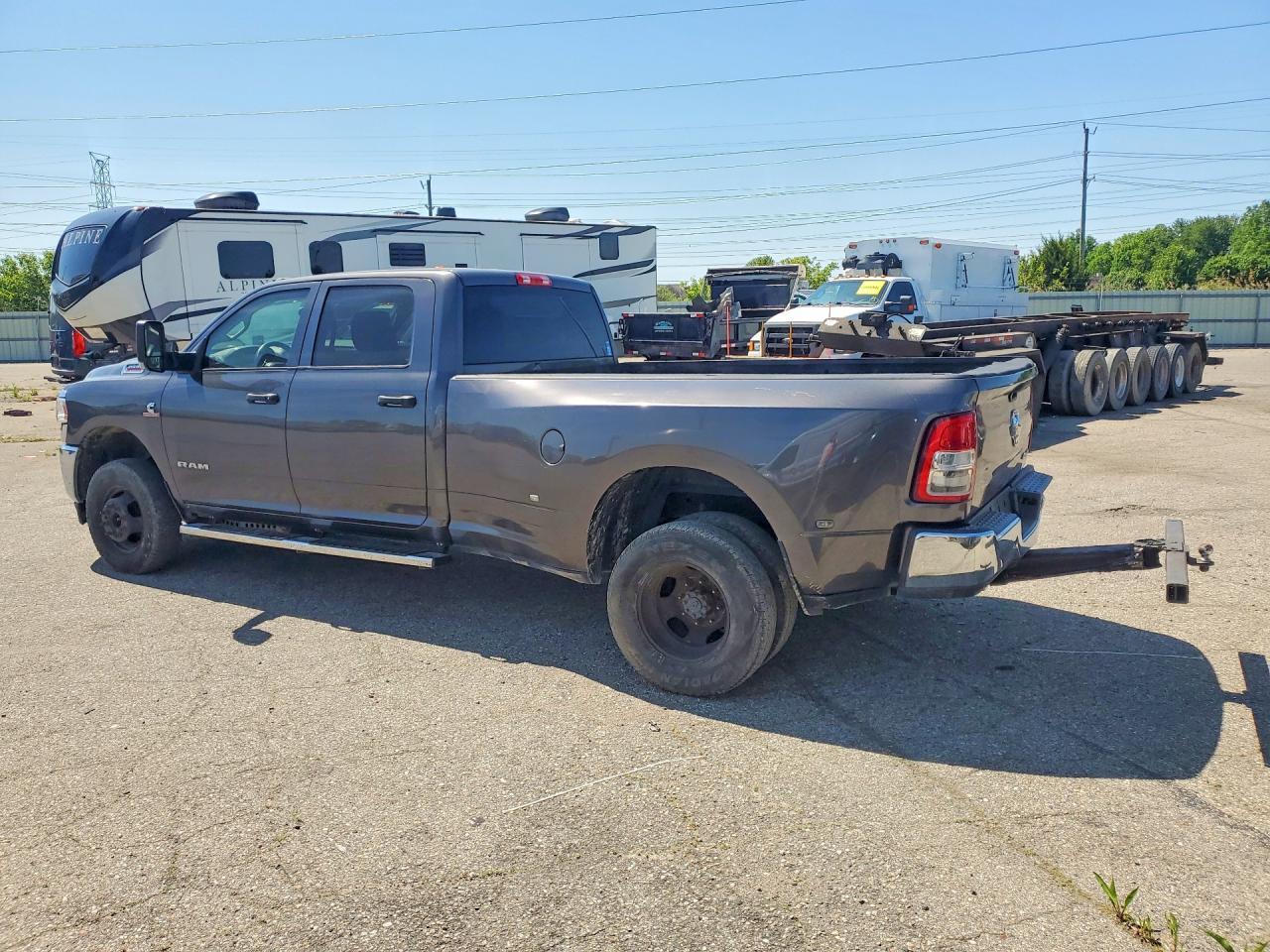 2019 Ram 3500 Tradesman - Image 2