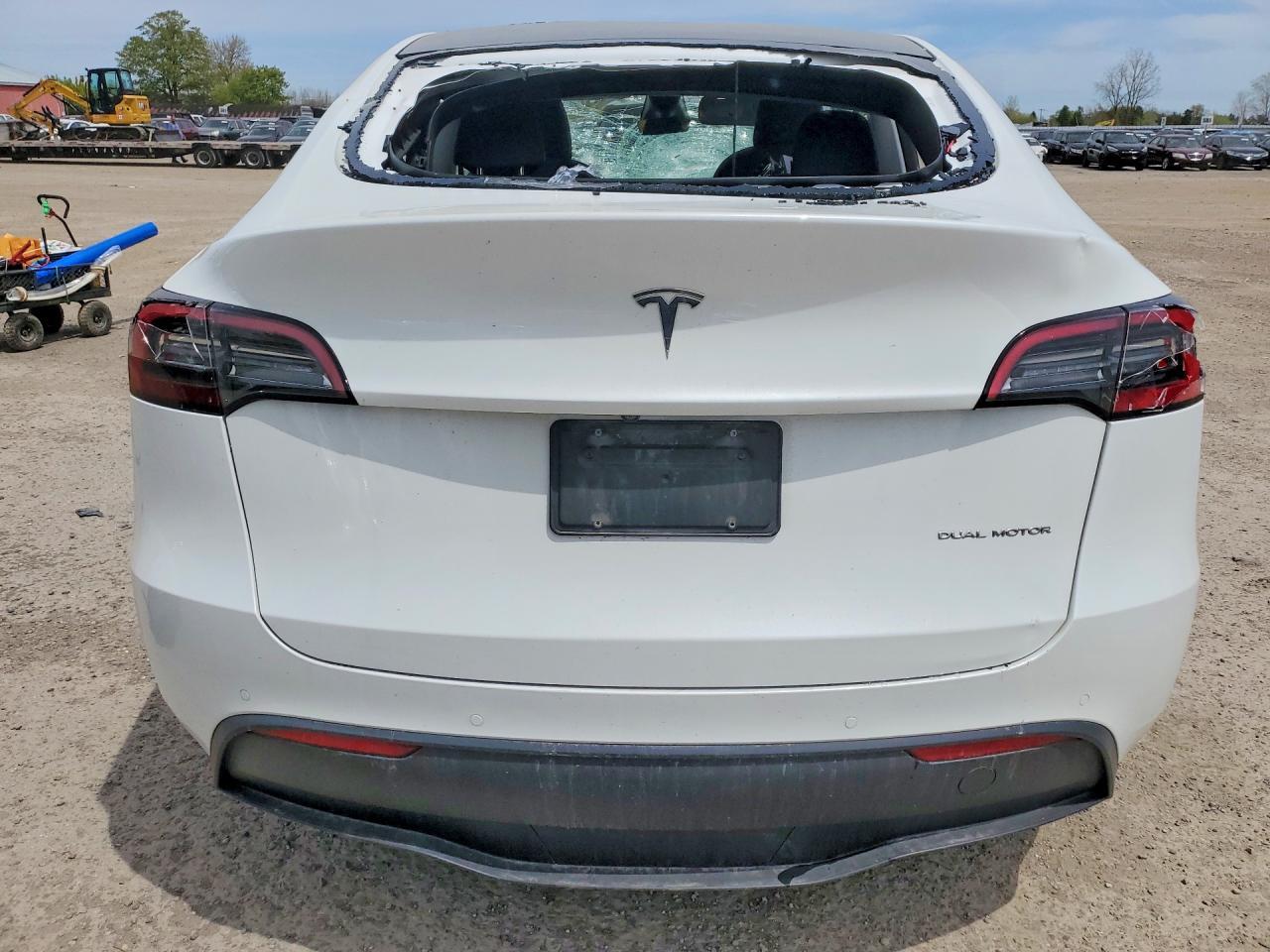 2023 Tesla Model Y - Image 6