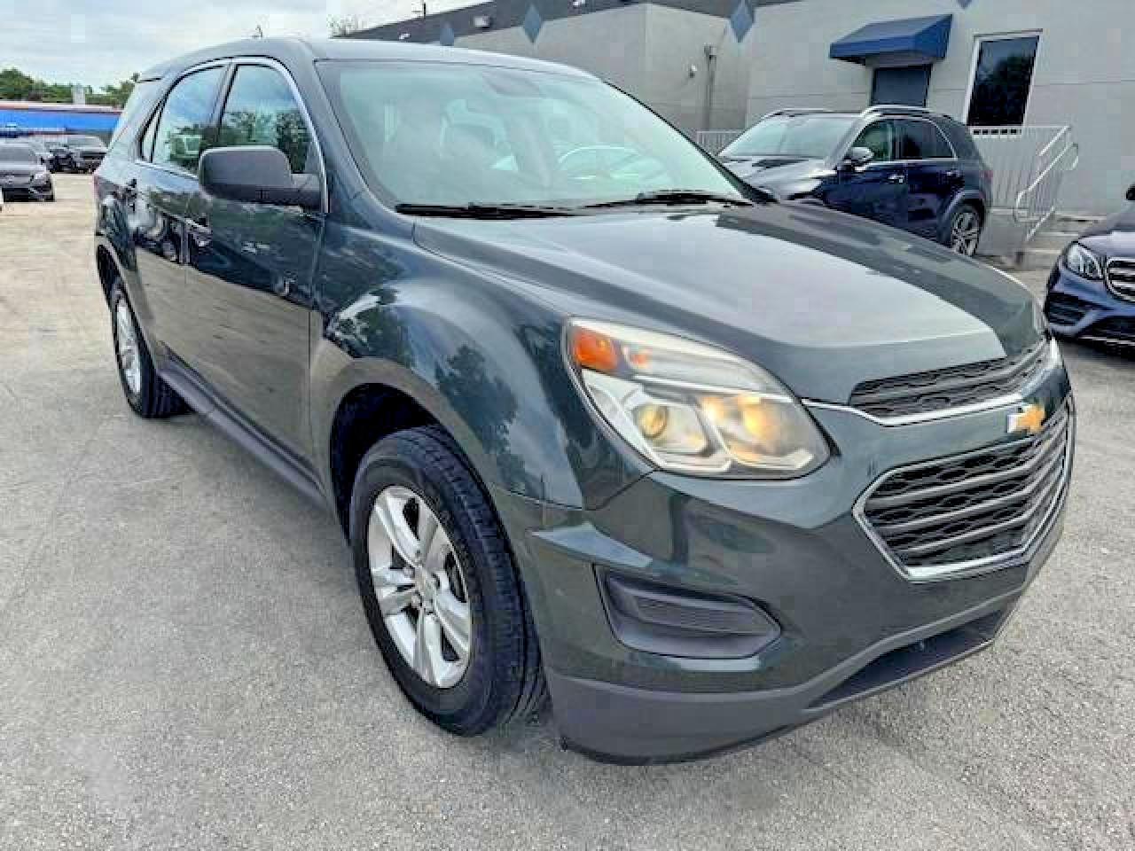 2017 Chevrolet Equinox Ls - Image 4
