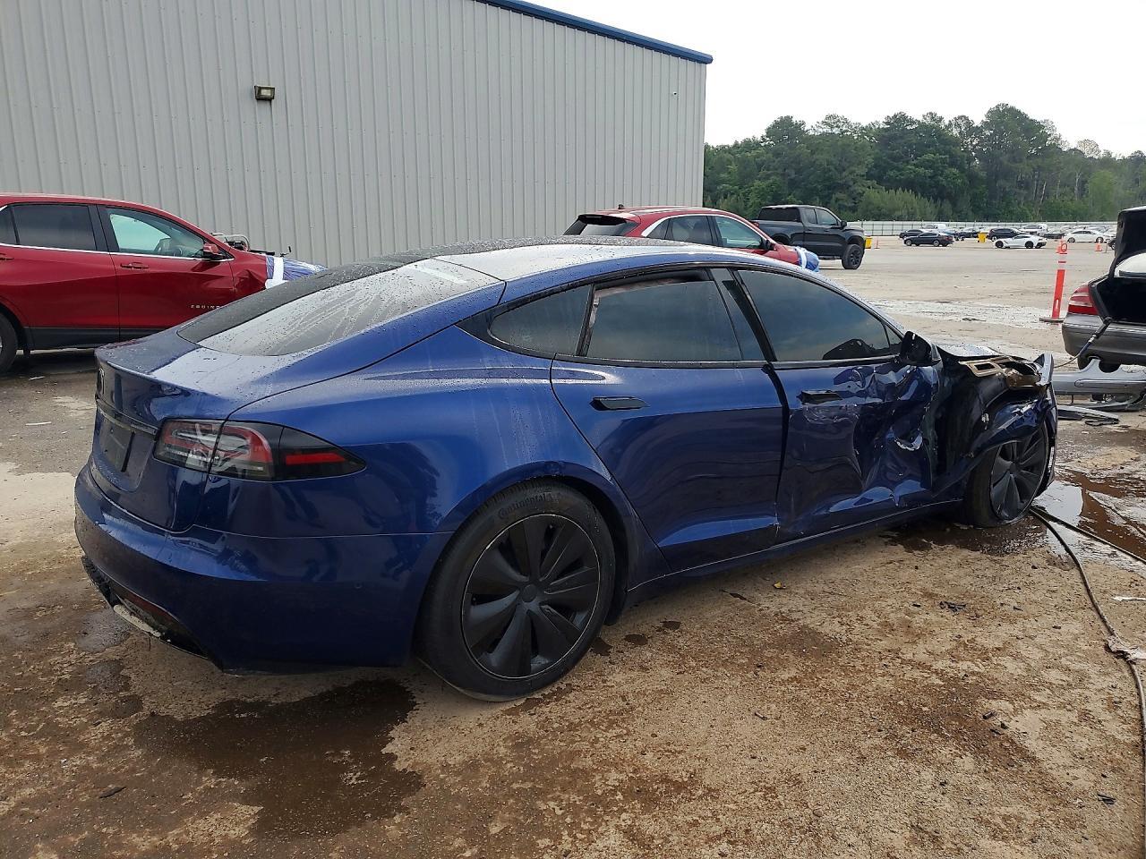 2022 Tesla Model S - Фото 3