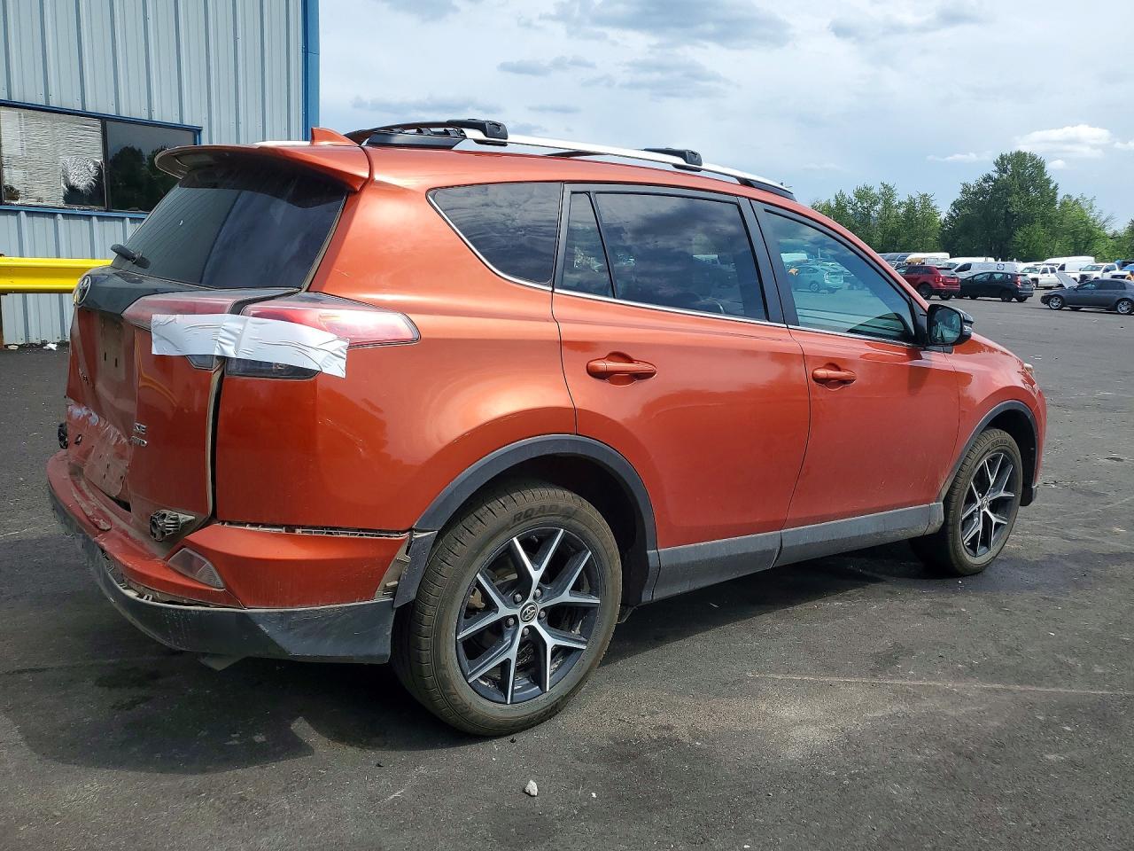 2016 Toyota Rav4 Se - Фото 3