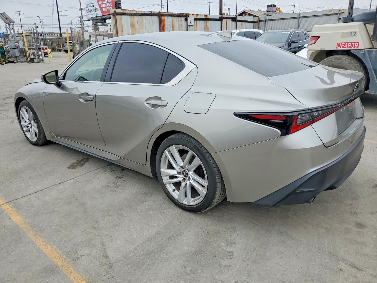 2023 Lexus Is 300 - Image 2