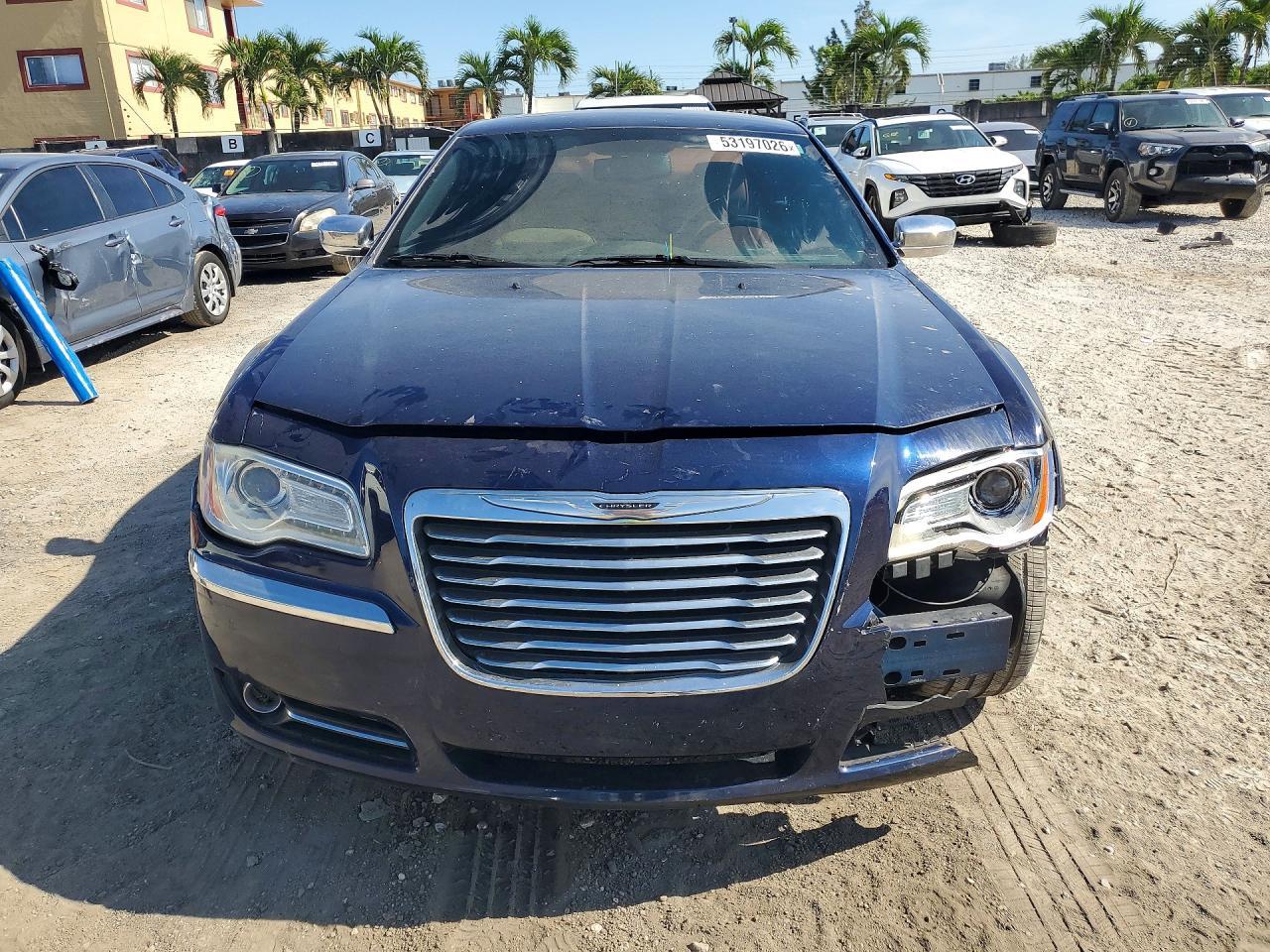 2013 Chrysler 300 - Image 5