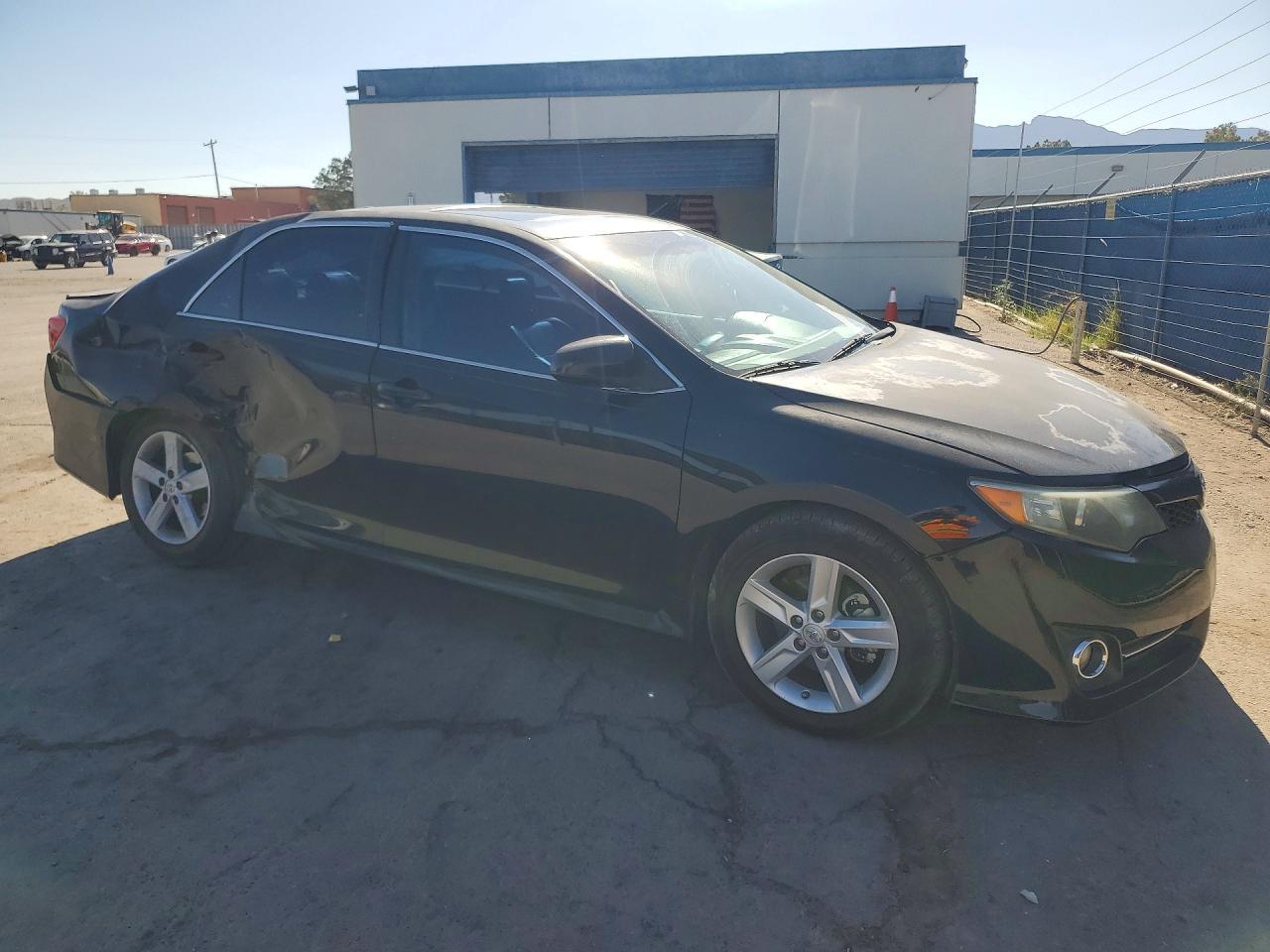 2013 Toyota Camry Se - Image 4
