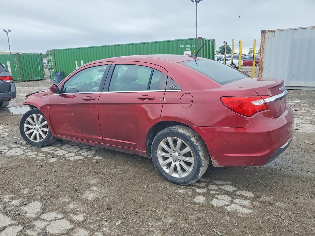 2013 Chrysler 200 Touring - Фото 2