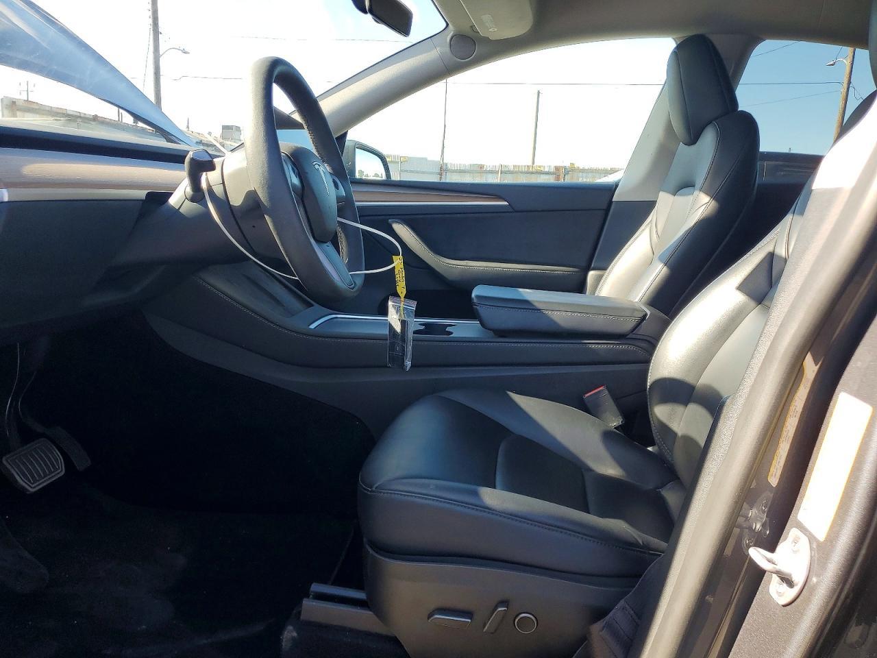 2023 Tesla Model Y - Image 7