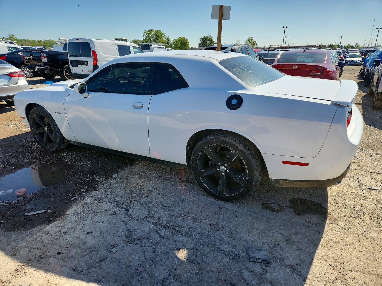 2015 Dodge Challenger Sxt - Image 2