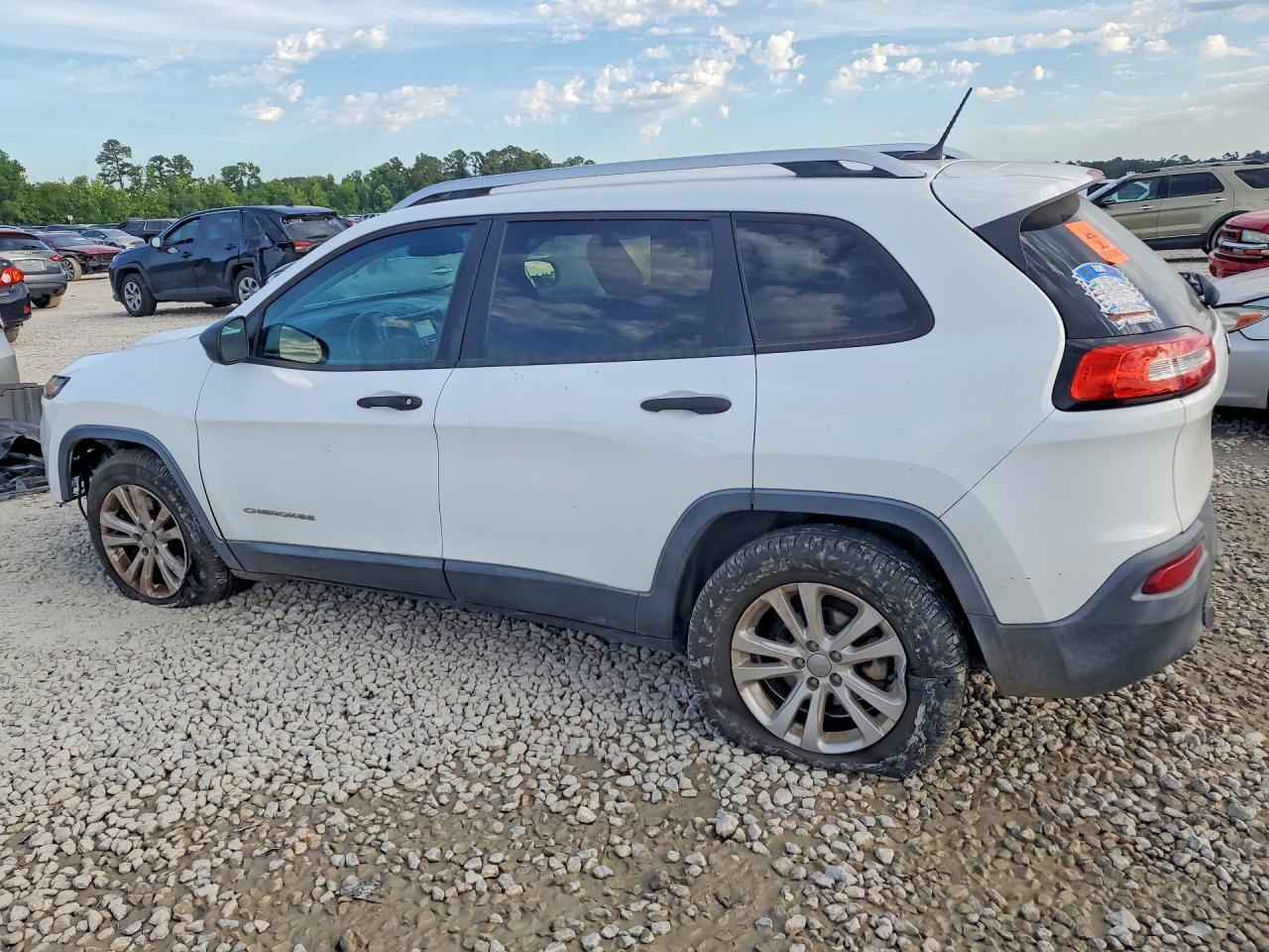 2015 Jeep Cherokee Sport - Image 2