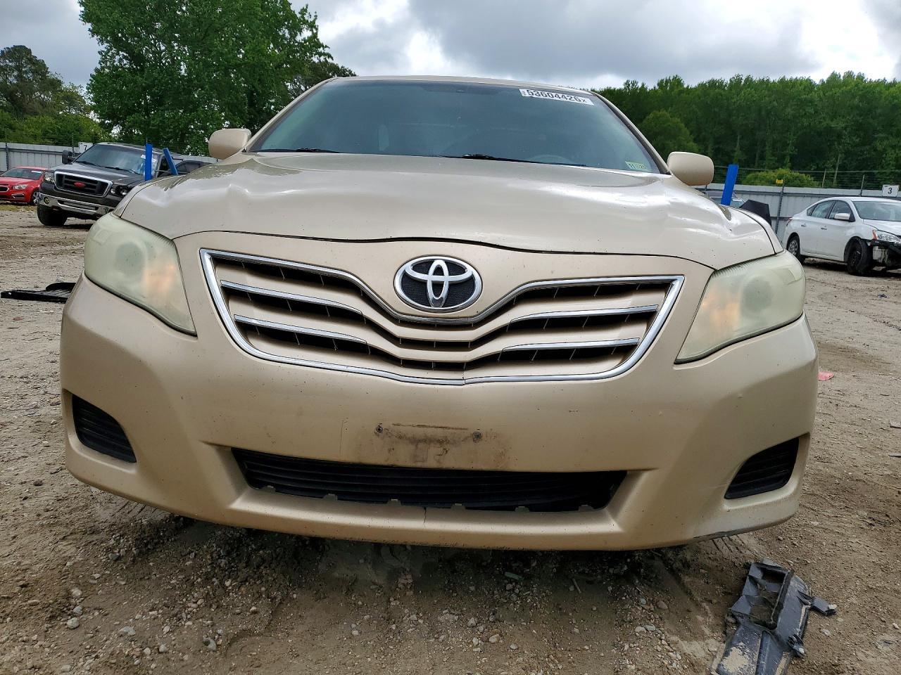 2011 Toyota Camry - Фото 5