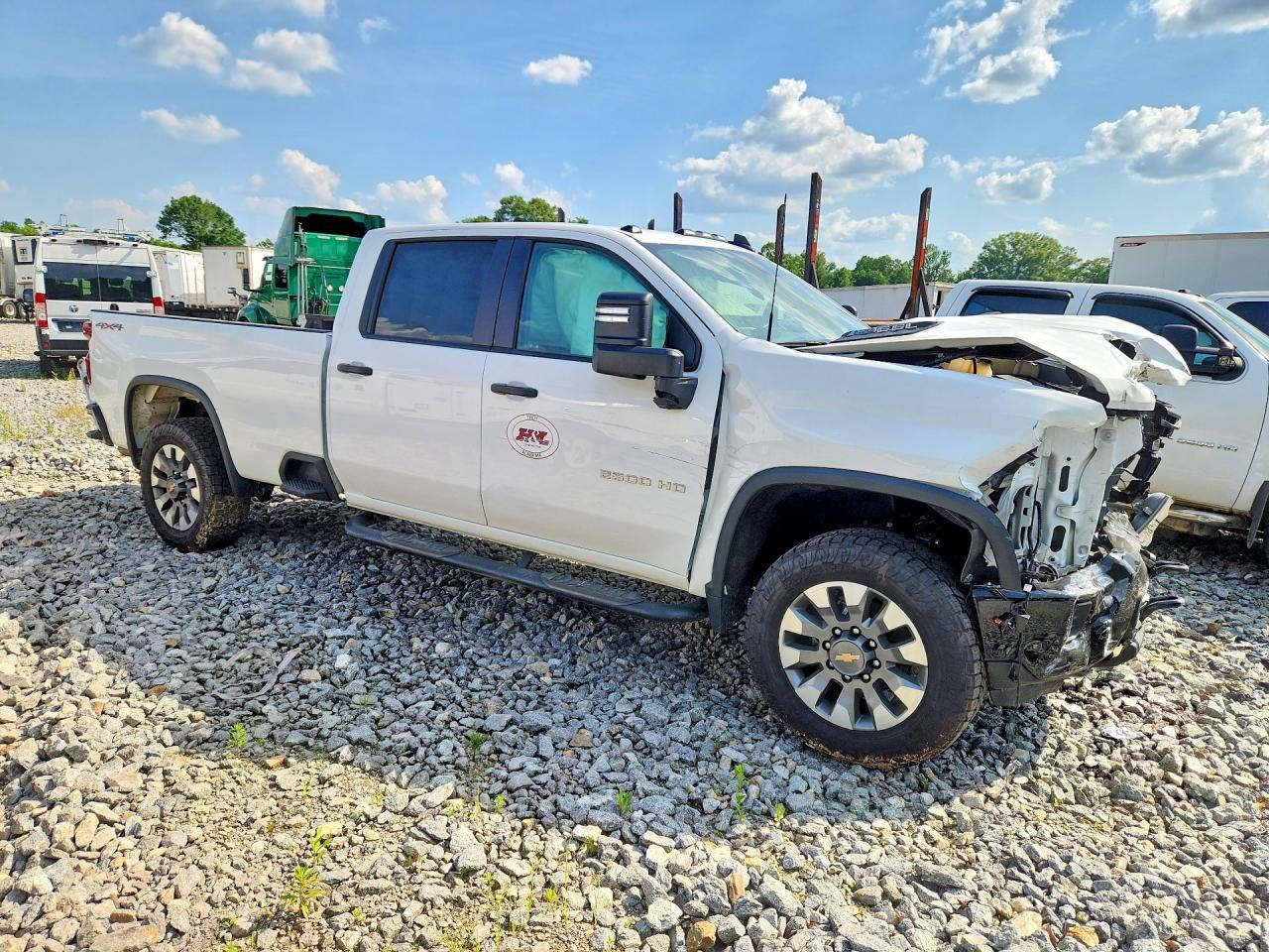 2025 Chevrolet Silverado K2500 Custom - Image 4
