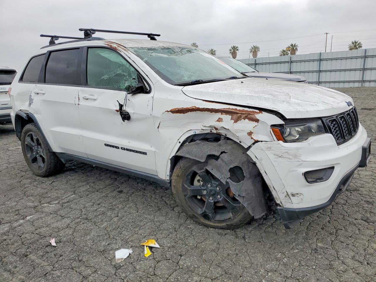 2019 Jeep Grand Cherokee Laredo - Image 4