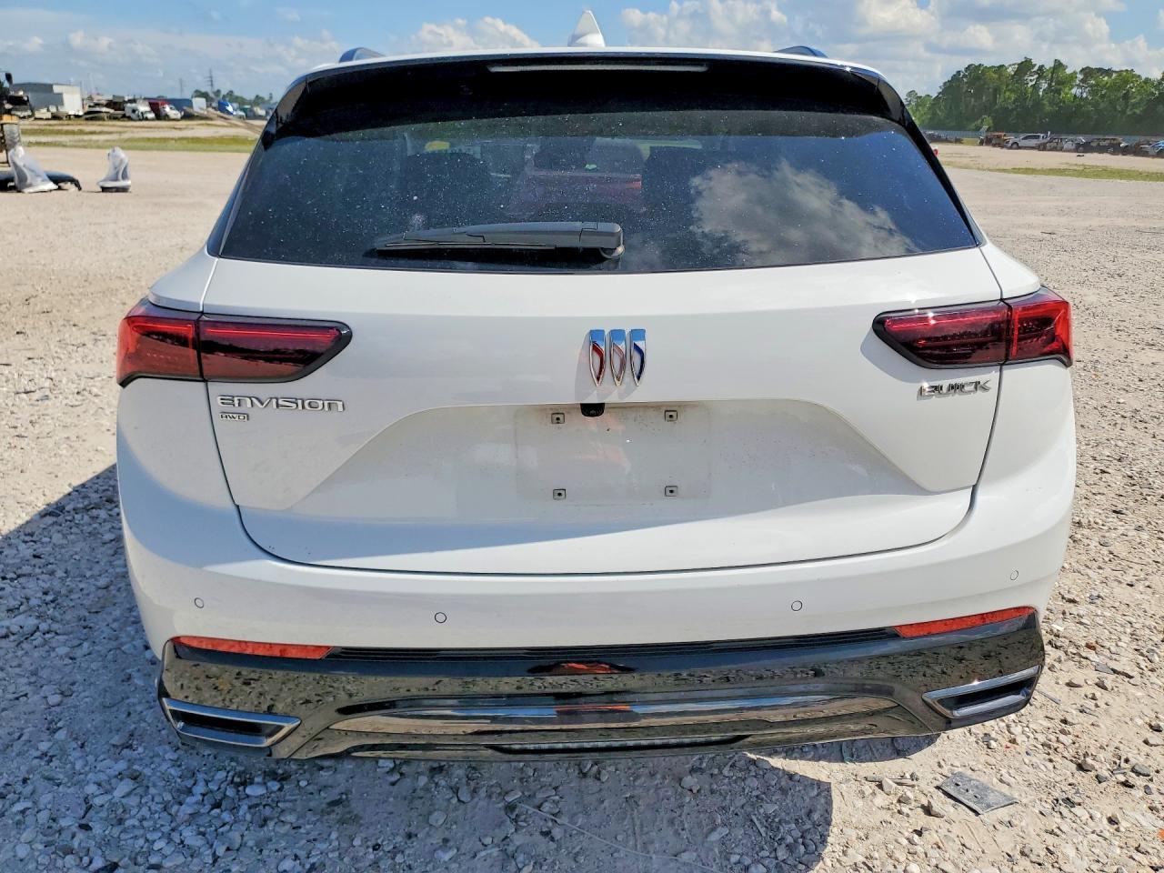 2024 Buick Envision Essence - Image 6