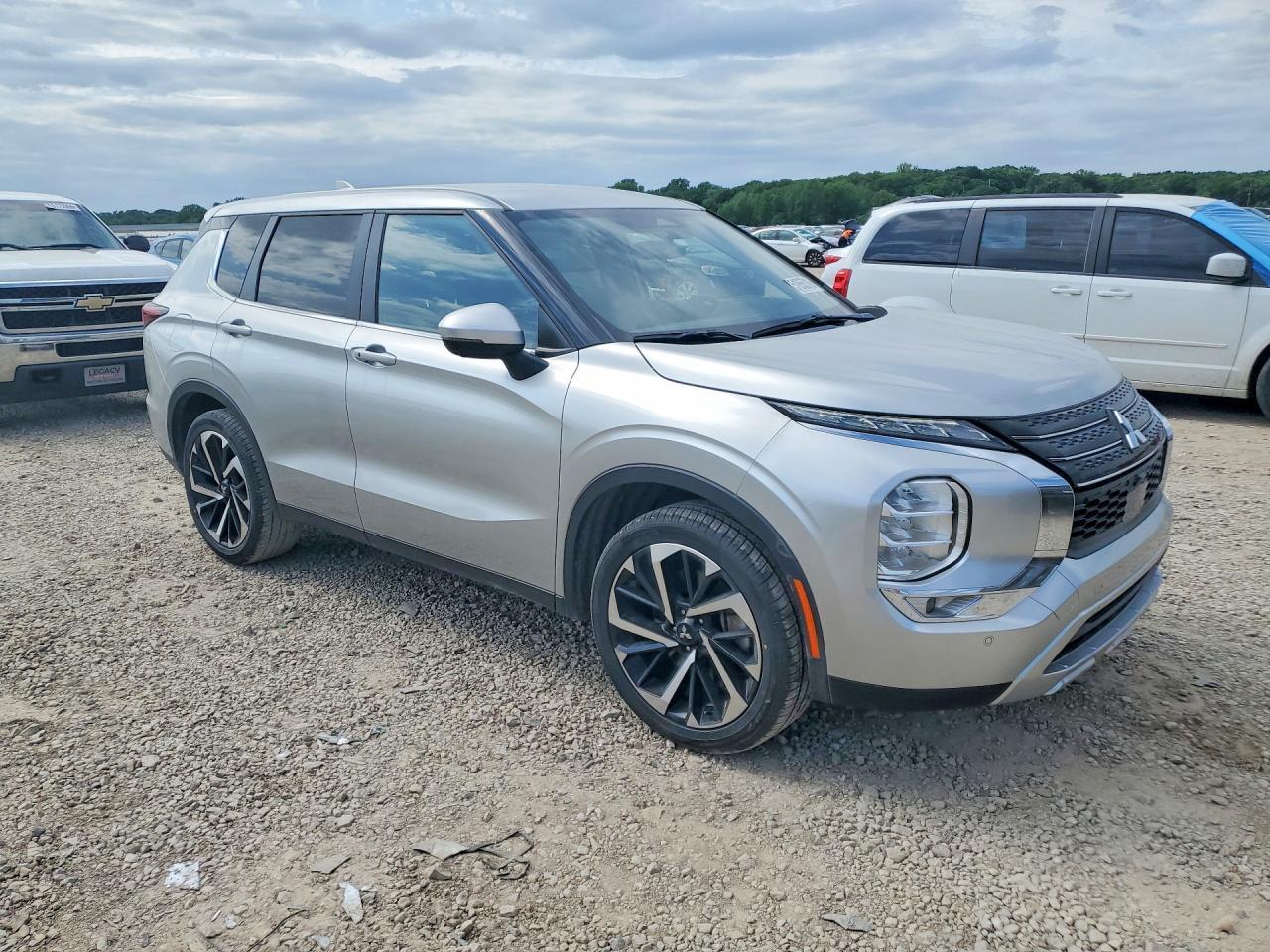 2023 Mitsubishi Outlander Se - Фото 4