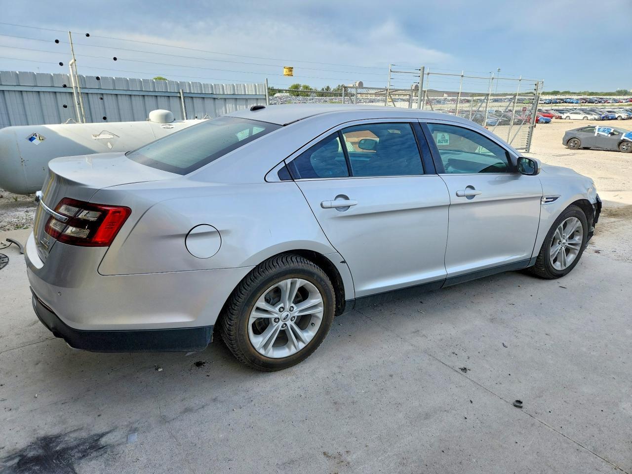 2018 Ford Taurus Sel - Фото 3
