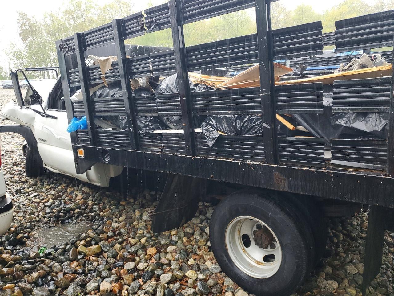2003 Chevrolet Silverado C3500 - Фото 2